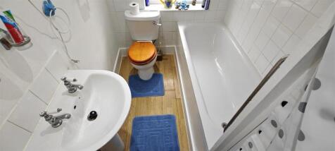 Bathroom (GF)