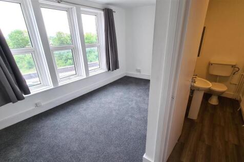 Bedroom &#43; en-suite