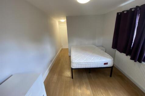 Rear bedroom