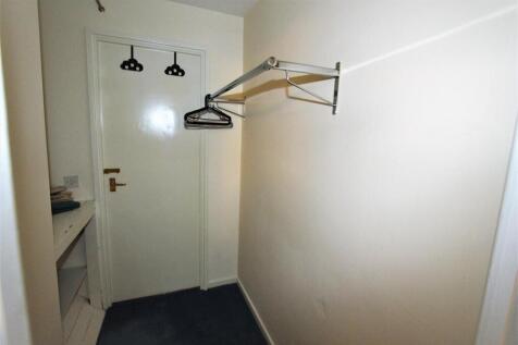 Walk-in wardrobe