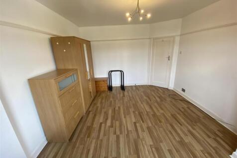 Rear bedroom