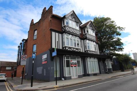 William Court N9