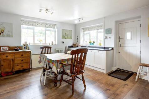 DINING KITCHEN B