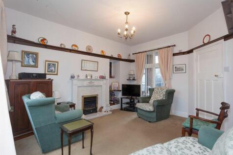 LOUNGE B