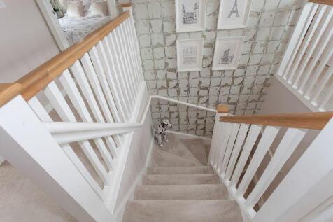 GALLERIED LANDING
