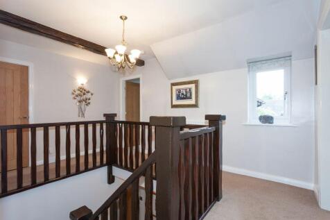 GALLERIED LANDING