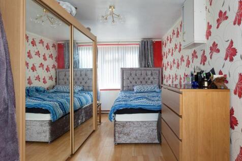 BEDROOM 4 FRONT