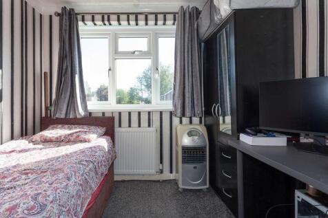 BEDROOM 3 FRONT