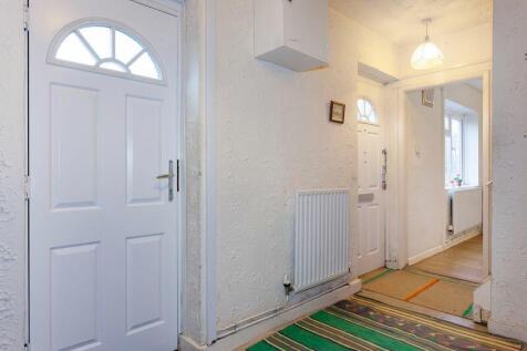 HALL/RECEPTION ROOM