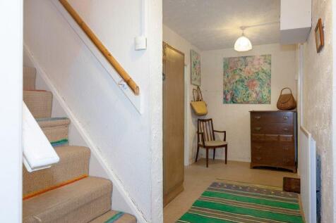 HALL/RECEPTION ROOM
