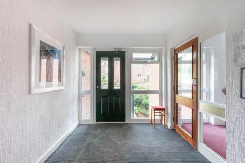 COMMUNAL ENTRANCE