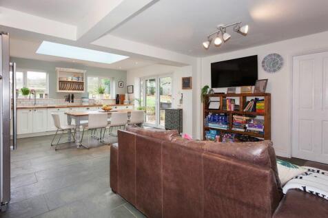 OPEN PLAN LIVING DINING KITCHEN