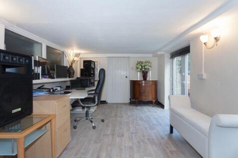 GARDEN ROOM