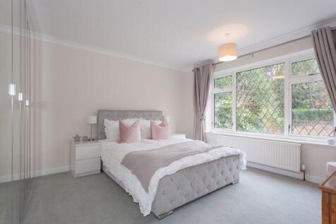 BEDROOM 2 FRONT 
