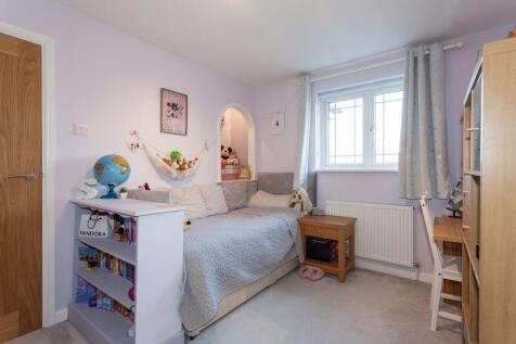 BEDROOM 2 FRONT