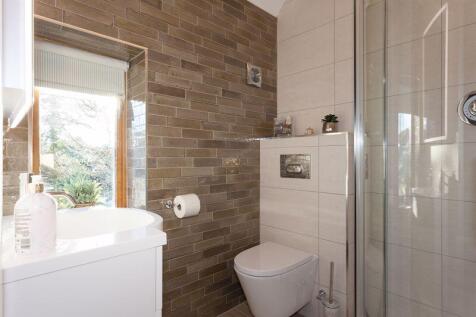 BEDROOM 2 EN-SUITE