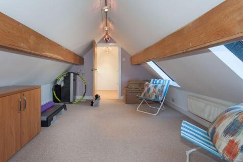 BEDROOM 3/DRESSING ROOM