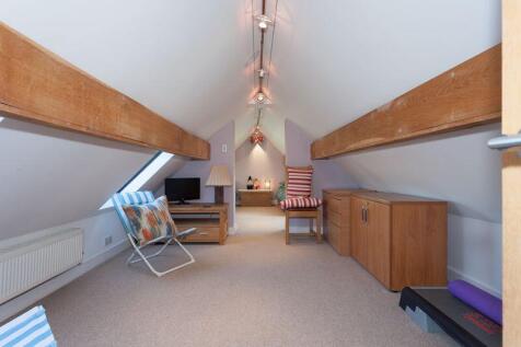 BEDROOM 3/DRESSING ROOM