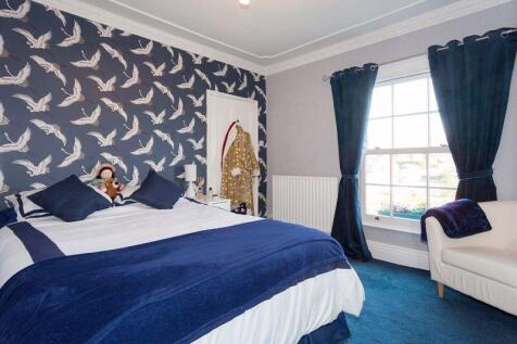 BEDROOM 2 FRONT
