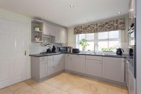 OPEN PLAN DINING KITCHEN