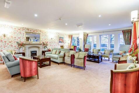 COMMUNAL LOUNGE