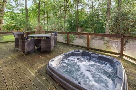 LUXURY LODGE 1