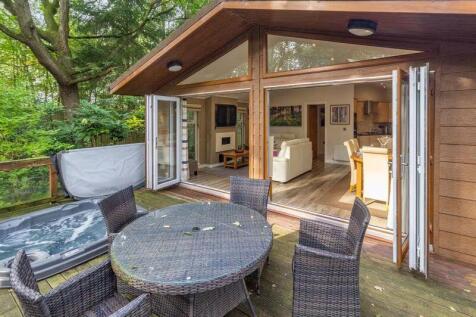 LUXURY LODGE 1
