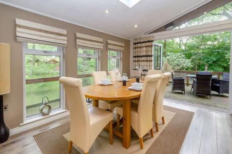 LUXURY LODGE 1