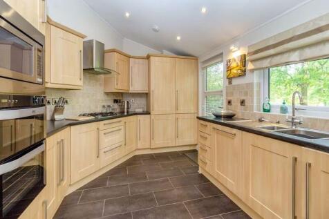 LUXURY LODGE 1
