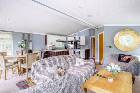 LUXURY LODGE 3