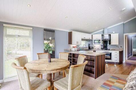 LUXURY LODGE 3