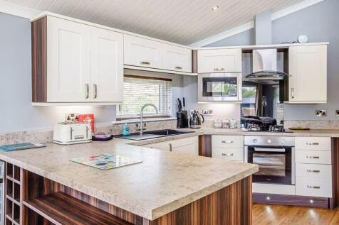 LUXURY LODGE 3