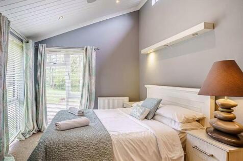 LUXURY LODGE 3