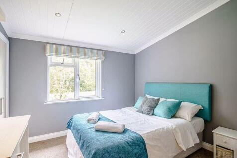 LUXURY LODGE 3