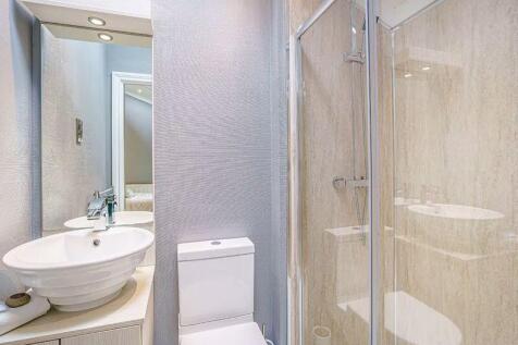 LUXURY LODGE 3