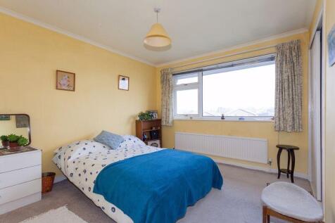 BEDROOM 2 REAR 