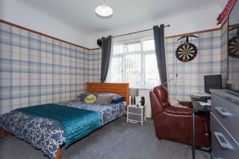 BEDROOM 2 FRONT