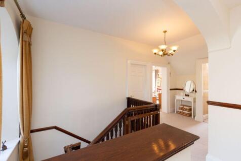 MAIN FIRST FLOOR LANDING