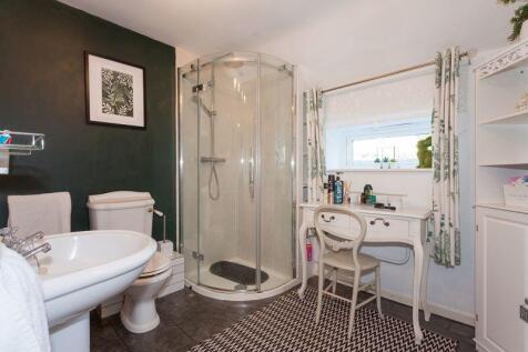 BEDROOM 2 EN-SUITE