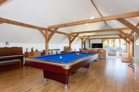 OAK FRAMED GARDEN HOUSE