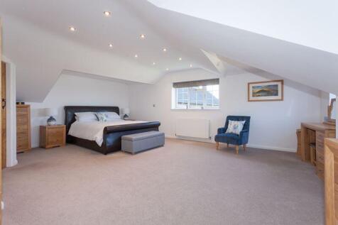 BEDROOM 5 FRONT