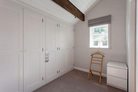 DRESSING ROOM 
