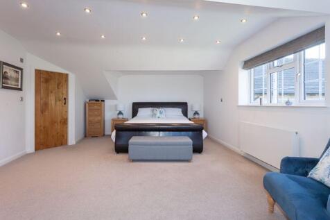 BEDROOM 5 FRONT