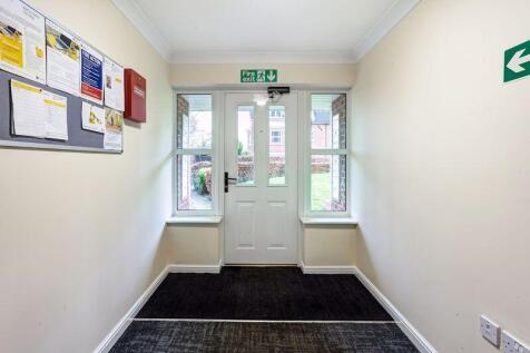 COMMUNAL ENTRANCE