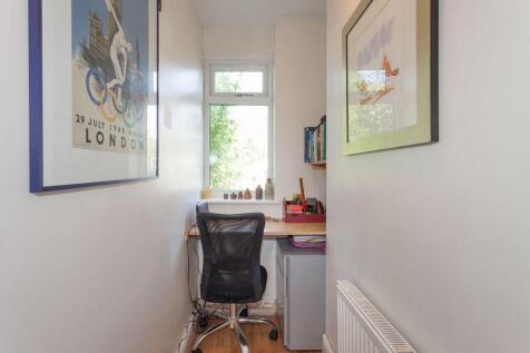 INNER HALLWAY STUDY AREA
