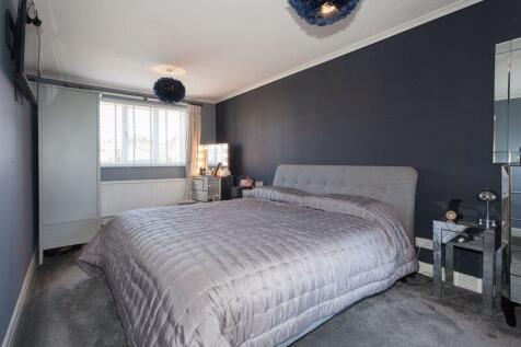 BEDROOM 1 FRONT
