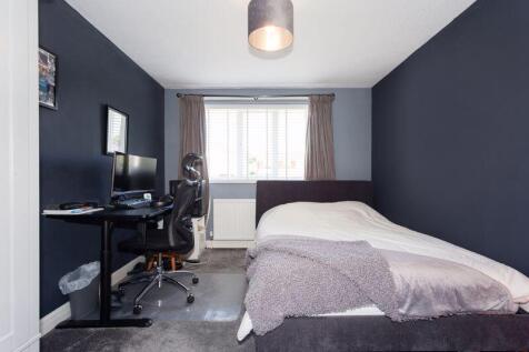 BEDROOM 2 FRONT