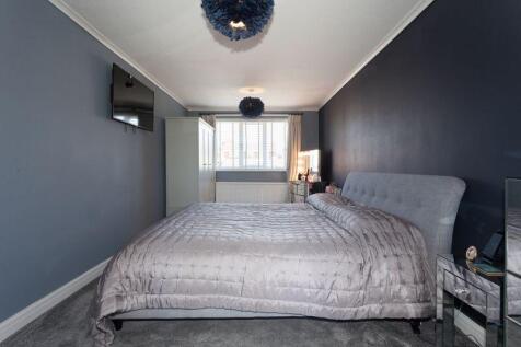 BEDROOM 1 FRONT