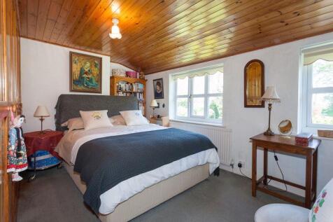 BEDROOM 1 FRONT