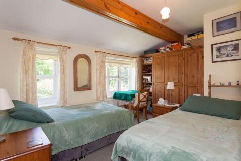 BEDROOM 2 FRONT